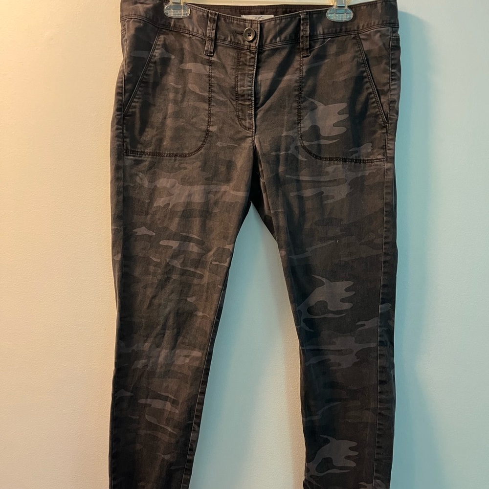 LOFT crop camo pants Size 12